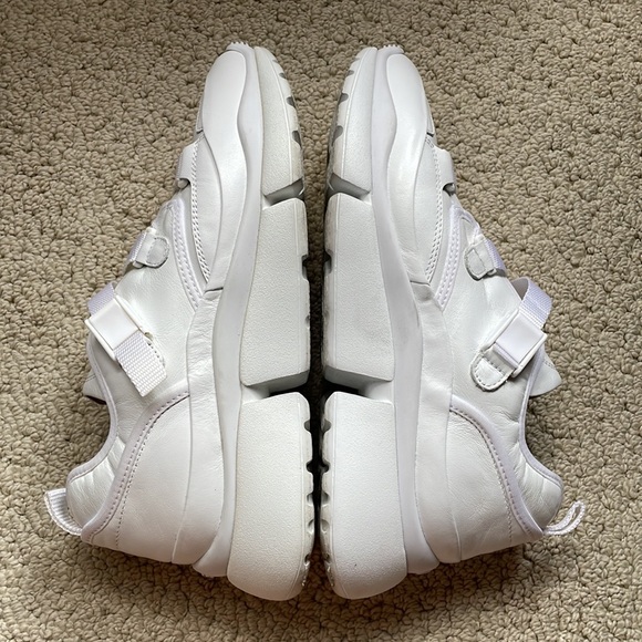 Chloe Sonnie Leather White Sneakers - Picture 8 of 16